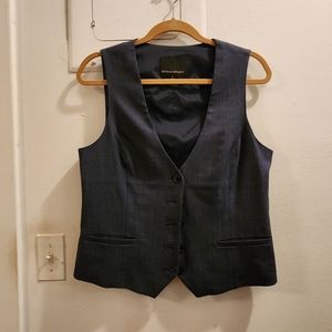 Vest with Front Buttons and 2 front welt pockets, PRE-OWNED